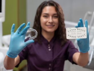 Whiten Your Teeth While Using Aligners